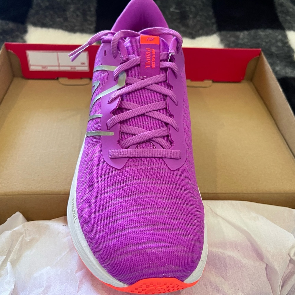New Balance fuel cell sz 7.5